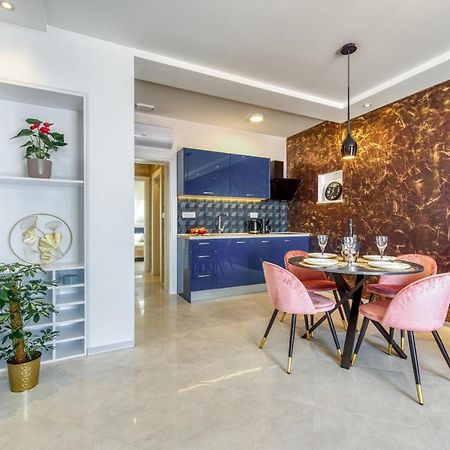קאבטאט Deluxe Cosmopolit Apartment מראה חיצוני תמונה